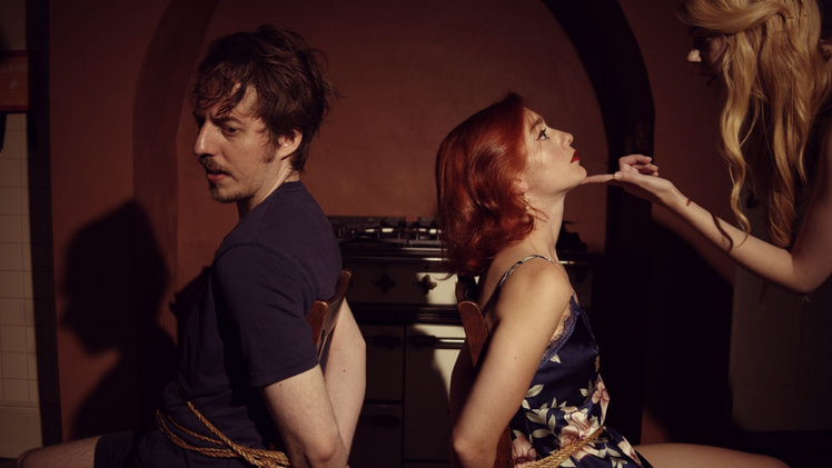 Dark Nights with Poe and Munro screenshot 2